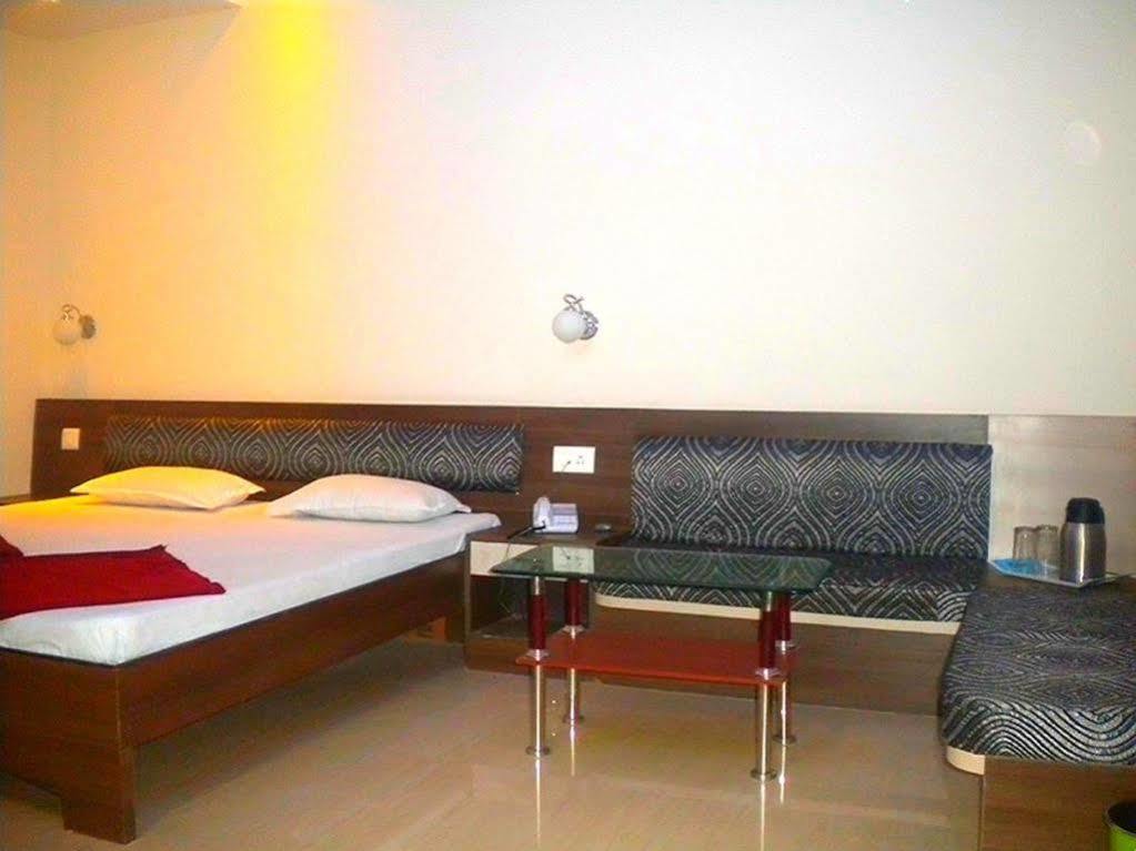 Hotel Sagar Castle Ratlām Exterior photo